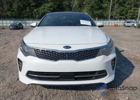 2018 Kia Optima Sx Turbo z USA, uszkodzony, nr VIN 5XXGV4L22JG205176